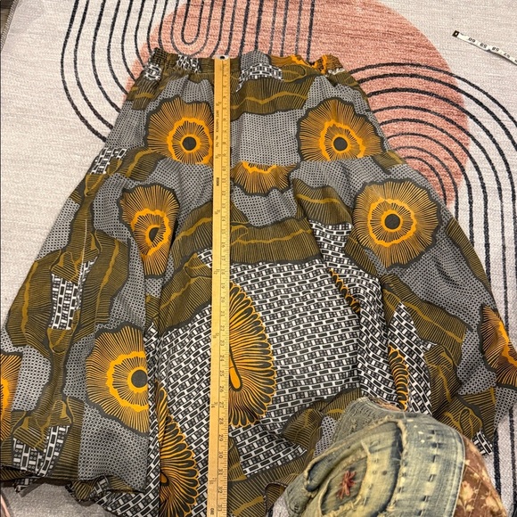 Floral Patterned Skirt - Yellow and Gray size large - Picture 7 of 7
